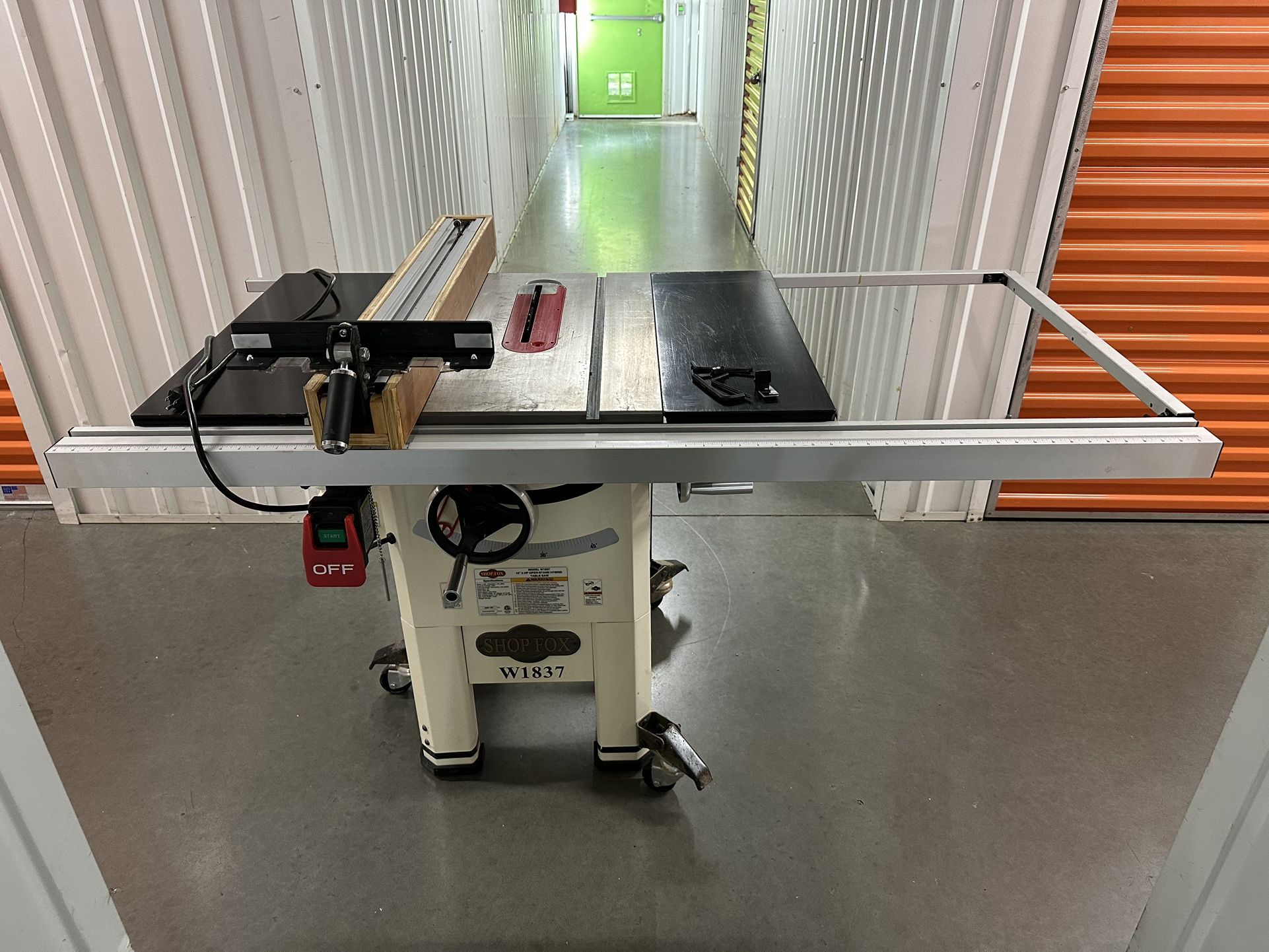 ShopFox W1837 Table Saw