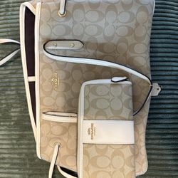 Coach Tote With Wallet