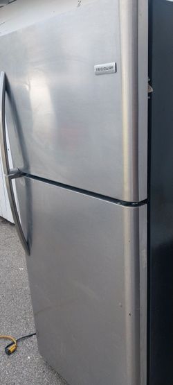 REFRIGERATOR Frigidaire