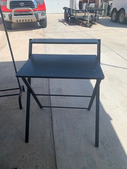 Foldable desk