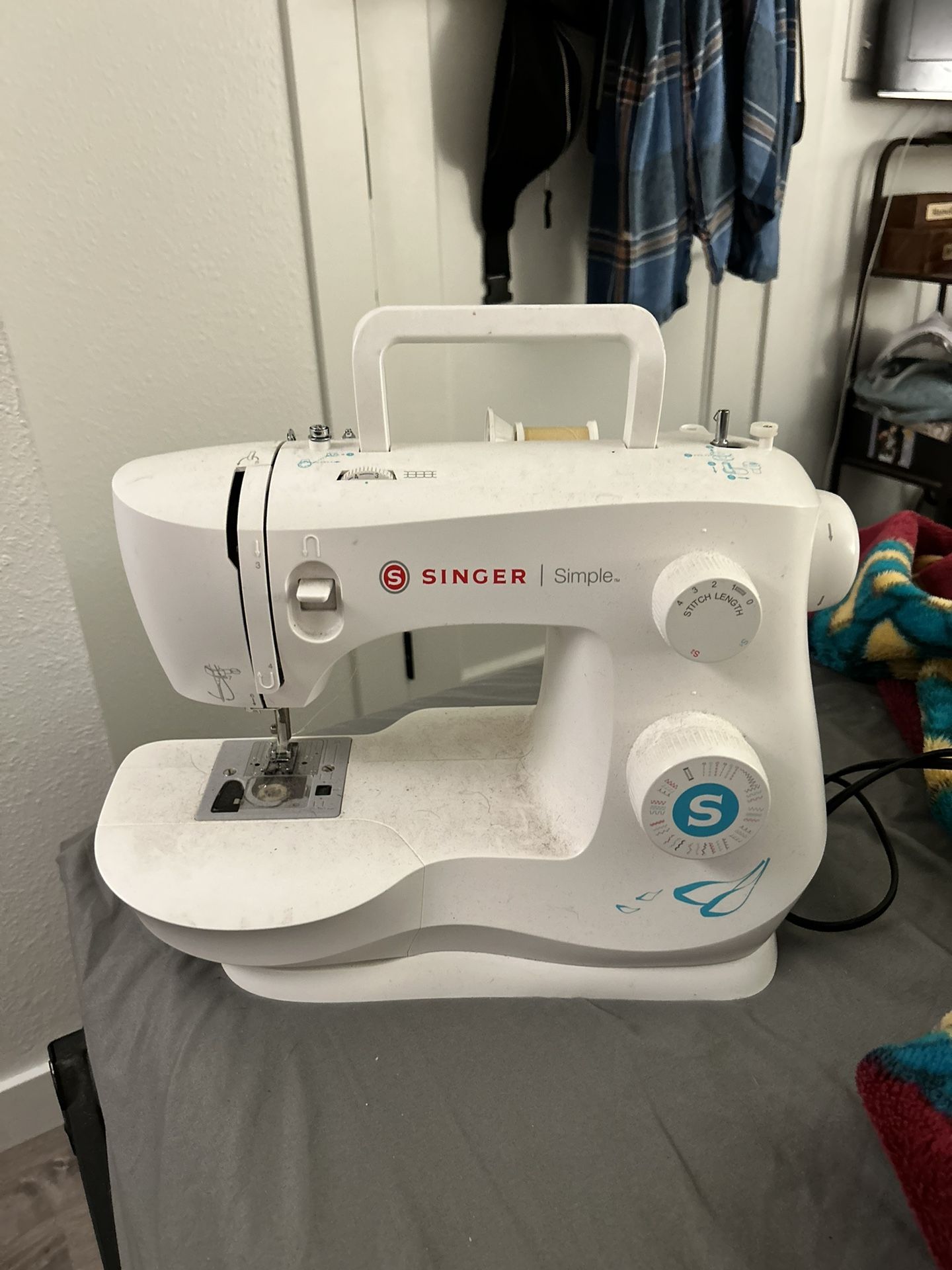 Singer Simple Sewing Machine