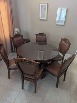Round Wood Dining Table with 6 Chairs
