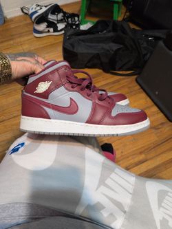 JORDAN SIZE 5.5 NO BOX WORN ONLY TWICE $75