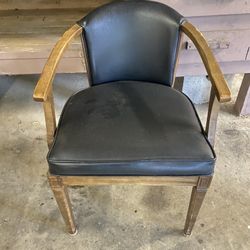 FREE CHAIRS FOR PICK UP ON CAMANO