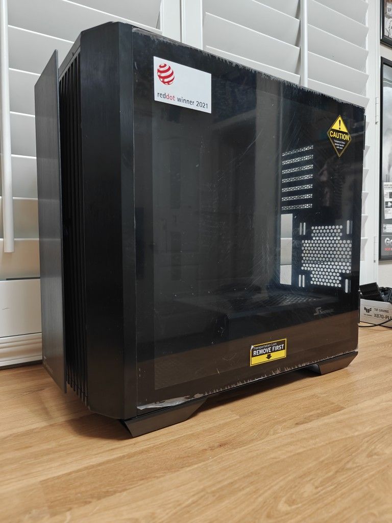 Seasonic Syncro Q704 Mid-Tower Computer Case PC Desktop Like Corsair Lian Li