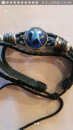 STAR TREK INSIGNIA LEATHER AND BEADED BRACELET