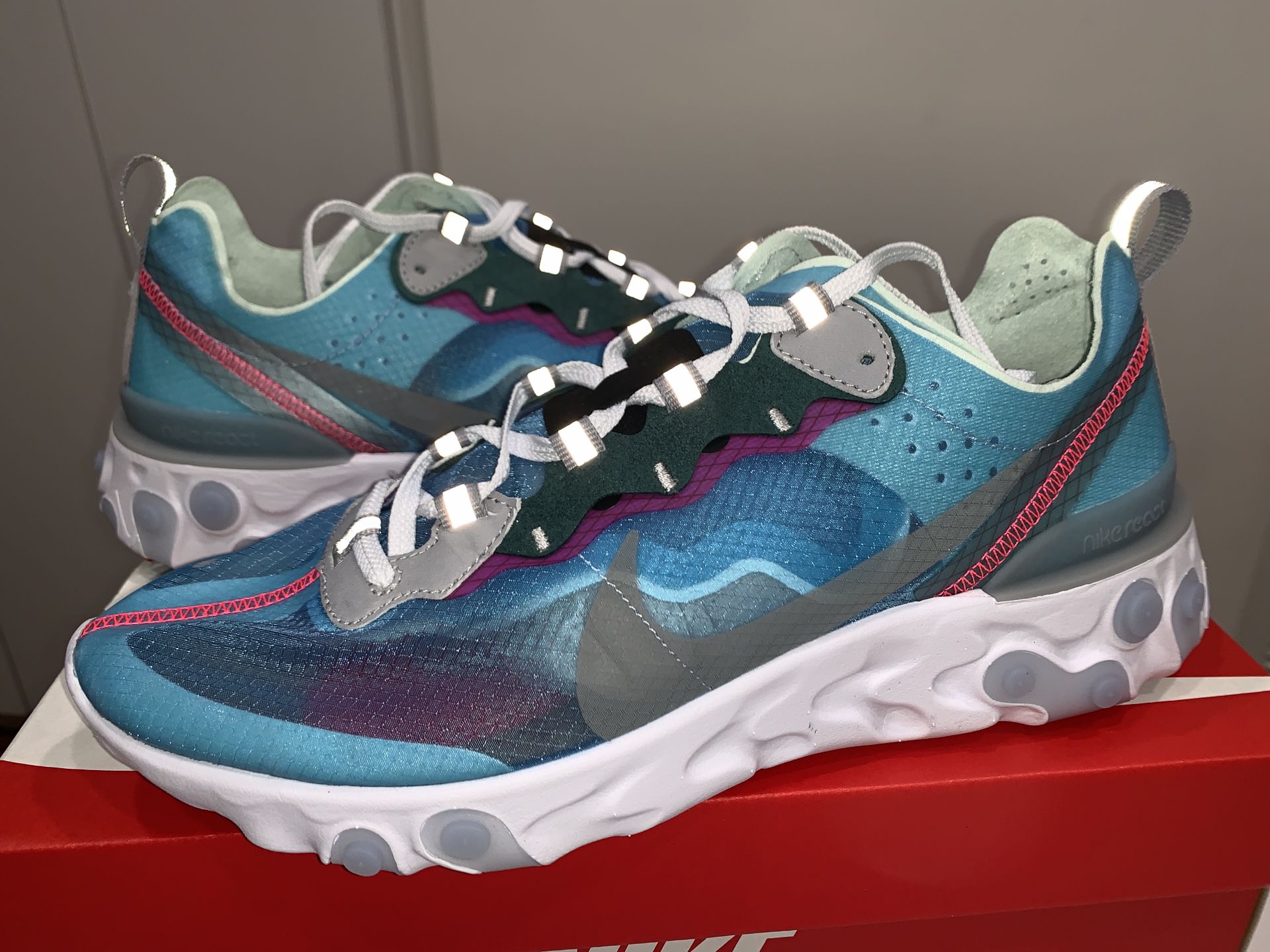 Nike React Element 87 Royal Tint South Size 10 for Sale in Miami, FL - OfferUp