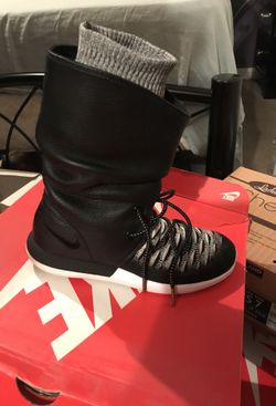 Size 7 Nike