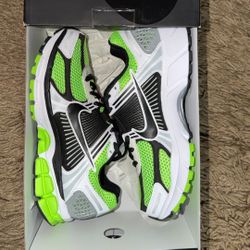 Nike Size 6.5 Men Brand New 