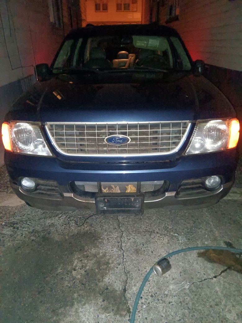 2004 Ford Explorer