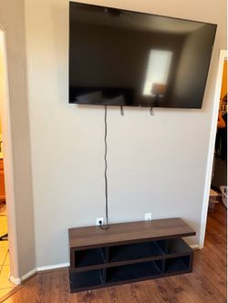 Entertainment center