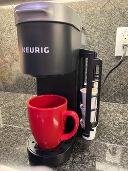 PERSONAL SINGLE KEURIG COFFEE MAKER WITH SIDE POD STORAGE! $20