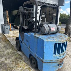 Fork Lift Need Atención