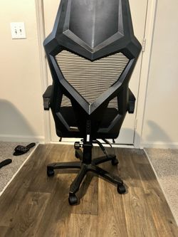 Gamer Gear Gaming Office Chair with Extendable Leg Rest, Black Fabric Upholstery