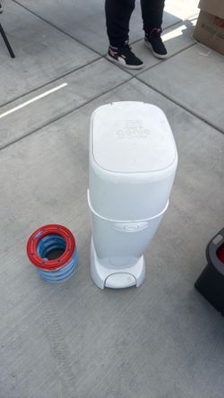 Diaper genie complete diaper pal w/ 4 refills