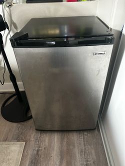 Mini fridge