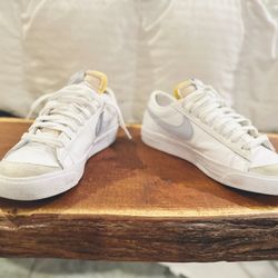 Limited Edition Nike Blazer Low '77 Sneaker Size 7