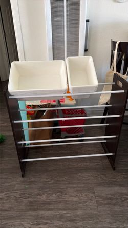Toy rack