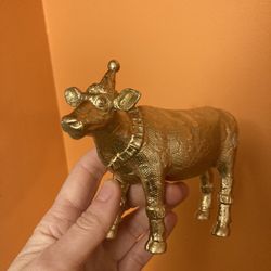 Gold party cow 