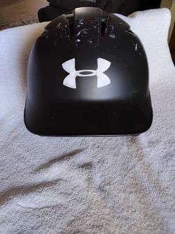 Under Armour baseball helmet sizes 6 1/2-7 1/2