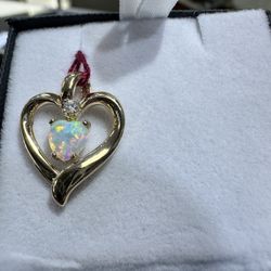 10kt Fire Opal Heart Pendant 