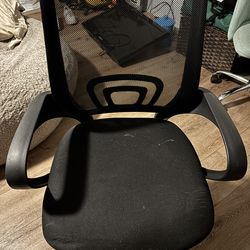 Black Mesh Office Chair – Rolling, Adjustable – Good Condition