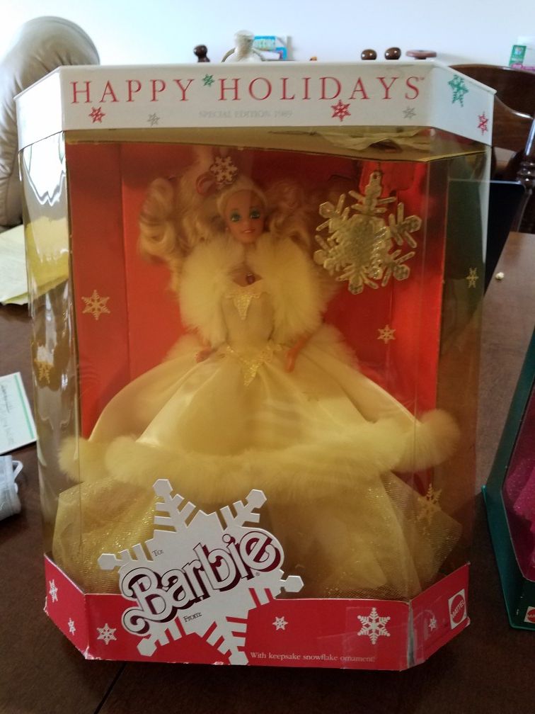 1989 Vintage Christmas Barbie New in Book Never Opened
