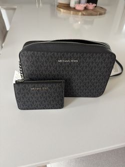 Michael Kors Black Monogram Woman’s Bag and Wallet