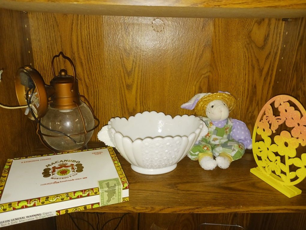 Knick knacks And Decor