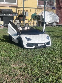 LAMBORGHINI AVENTADOR SVJ DRIFT EDITION 24V KIDS RIDE-ON CAR WITH R/C PARENTAL REMOTE | WHITE