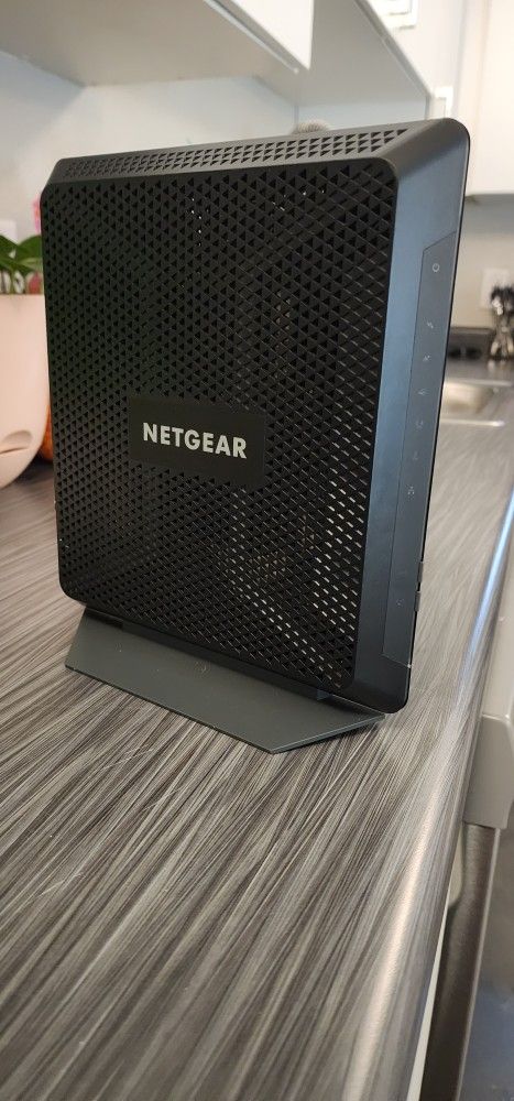 NETGEAR Nighthawk -  Cable Modem & Router