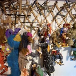 🃏MARIONETTES… Accepting BEST OFFER❣️🃏