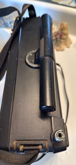 Vintage PANASONIC RF-2200 8 Band Short Wave Radio TESTED AM/FM SW (no light) Please see pics before contacting me. I’m pretty sure the antenna needs t