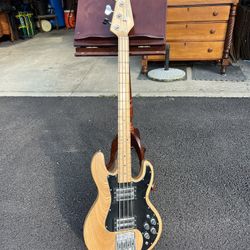 1981 Peakey T-40 Vintage USA Made Bass Guitar Natural