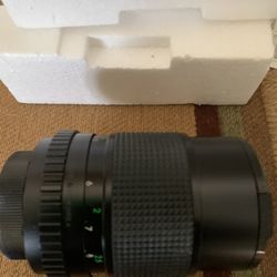 Vintage Vivitar 135mm f/2.8 camera lens