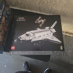 Lego  Discovery Space Shuttle 10283 New 2354 Pcs