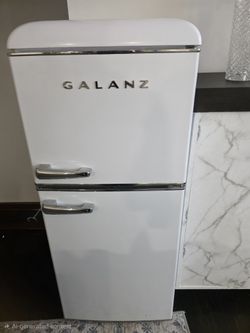 Galanz Fridge & Freezer