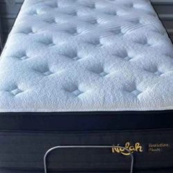 Twin XL Nolah Evolution Plush Mattress - Like New