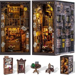 DIY Book Nook Kit. Wooden 3D Puzzle. Halloween & Christmas Decorations Gifts. Brand new