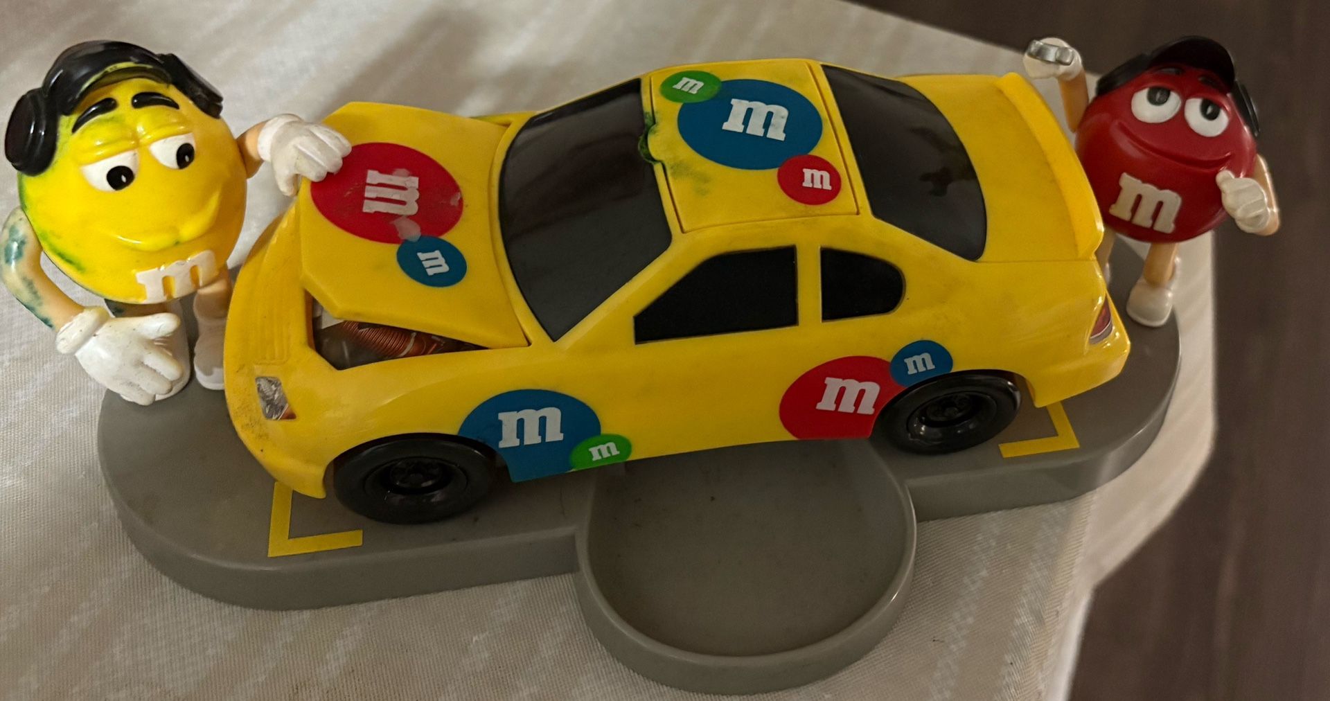 M&M Racing Team with Yellow And Red