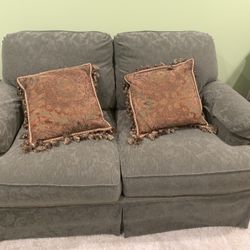 Love Seat  Green With Pillows