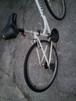 SCHWINN BIKE EXCELLENT CONDITION