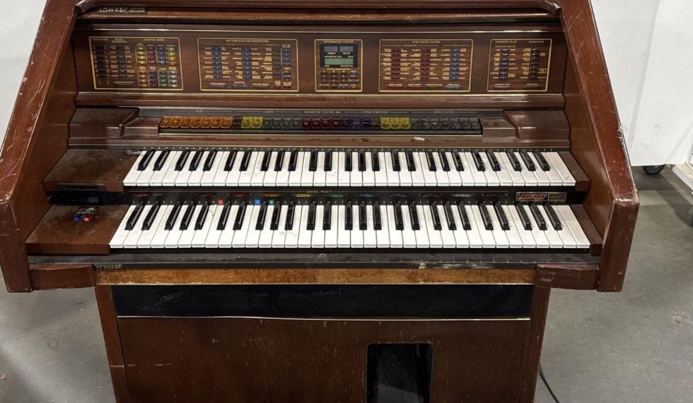 The Lowrey Heritage Edition LC50 Home Theater Organ