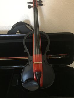 Primo electric violin w/amplifier