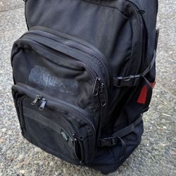 Eagle Creek Wheeled Bag (28”)  With Detachable Backpack 