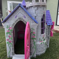Little Tikes Disney Princes Wonderland Castle Playhouse 