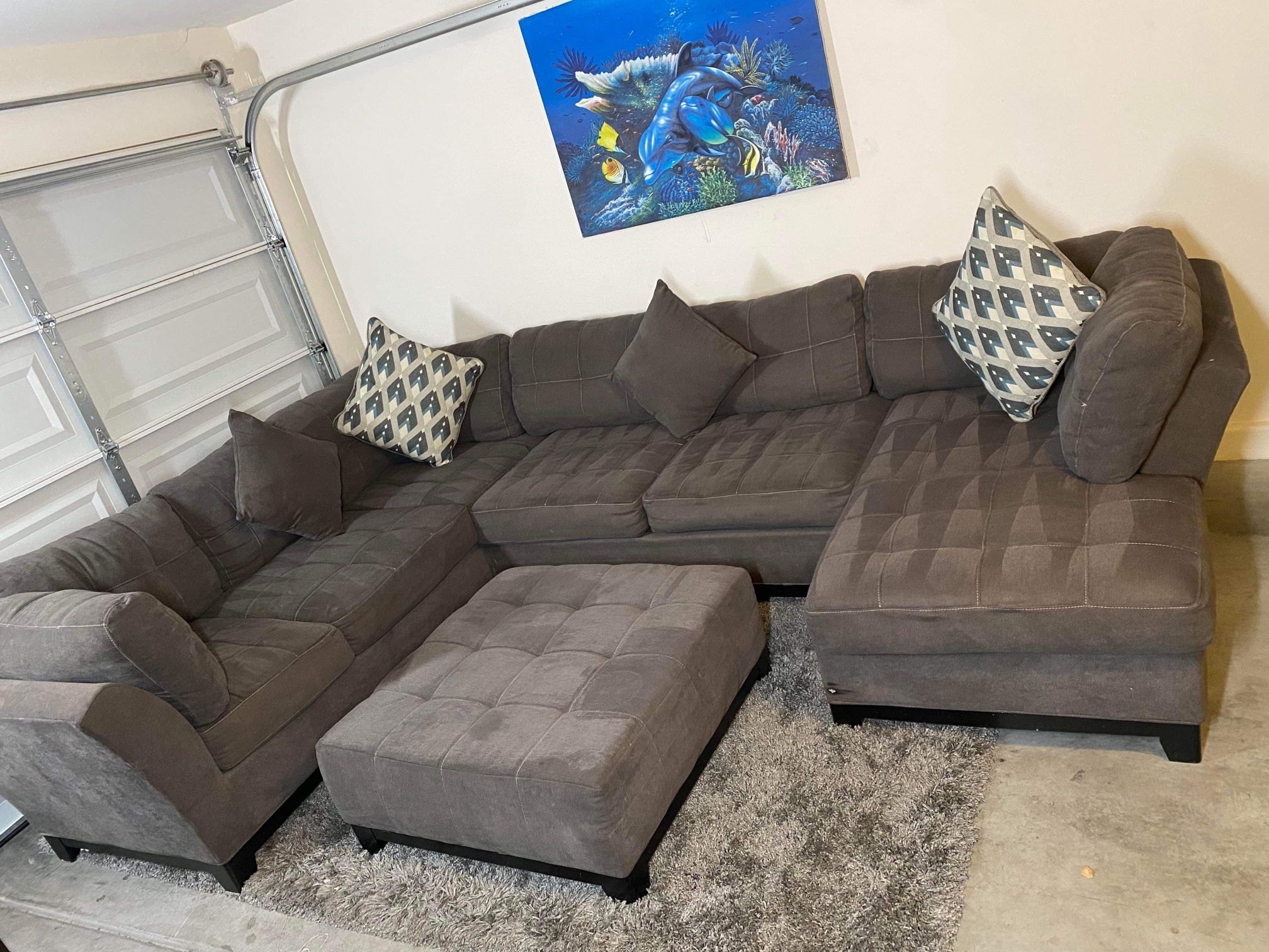 * Like New * Living Spaces Charcoal Gray 3pc Sectional sofa + Ottoman ( Free Delivery )