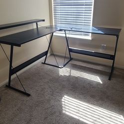 Corner Computer Desk In Great Condition 