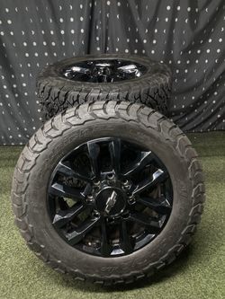 2025 Chevy Silverado Trail Boss 2500 8 Lug 20 Inch OEM Wheels