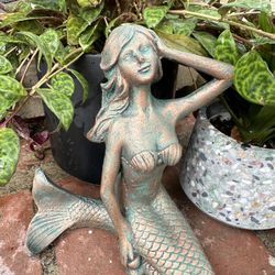 Mermaid Statue 6” Tall